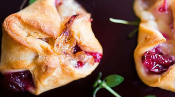 CRANBERRY BRIE BITES AND MOUNTAIN VALLEY WATER #BACKTOTHETABLE