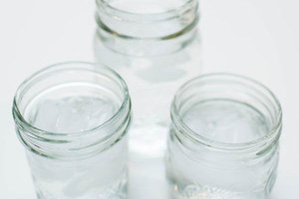 DISTILLED. SPARKLING. SPRING. WHAT'S THE DIFFERENCE?