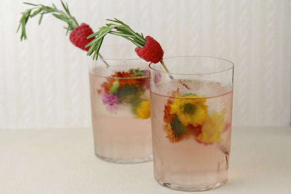 SPRING-INSPIRED BLACKBERRY POMEGRANATE VODKA COCKTAIL